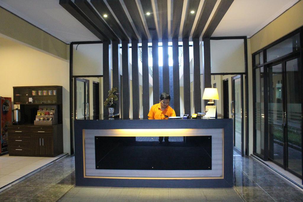 Penginapan Asiera バニュワンギ エクステリア 写真